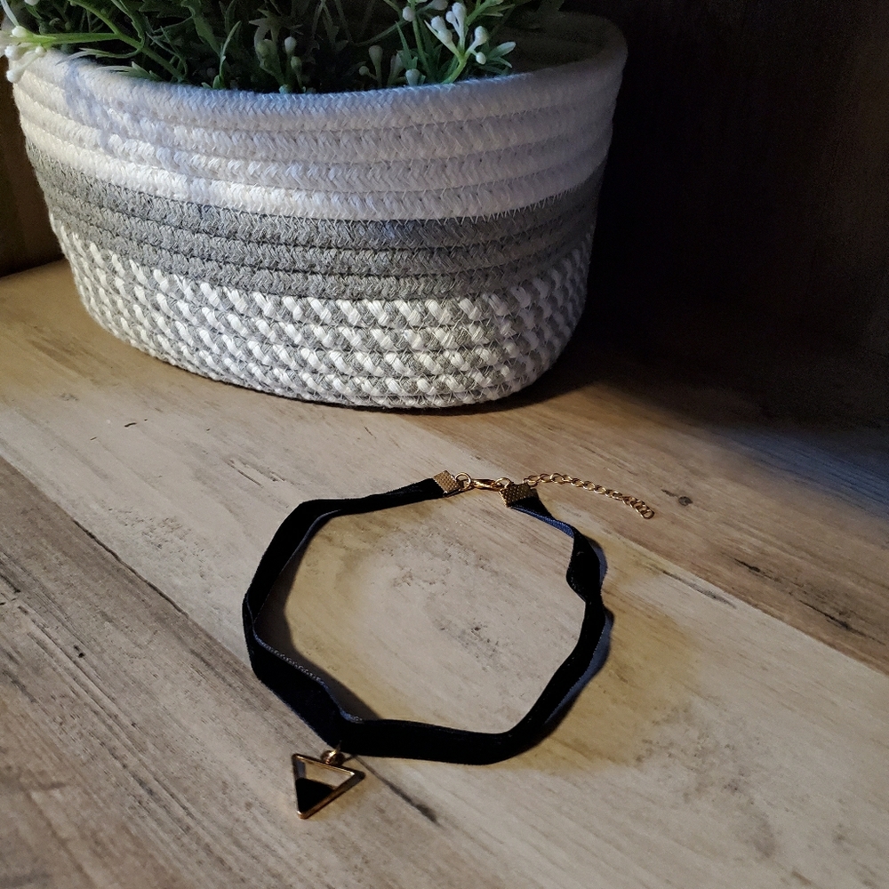 Black velvet choker necklace